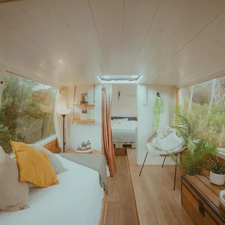 Holiday home The Amazing Inacio Bus Converted