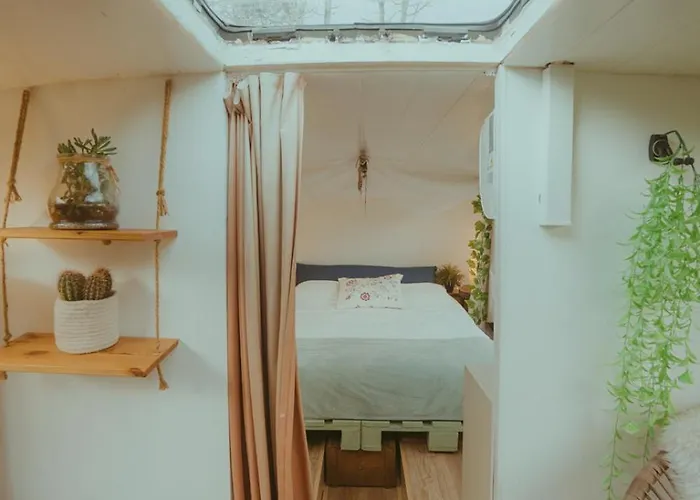Holiday home The Amazing Inacio Bus Converted *