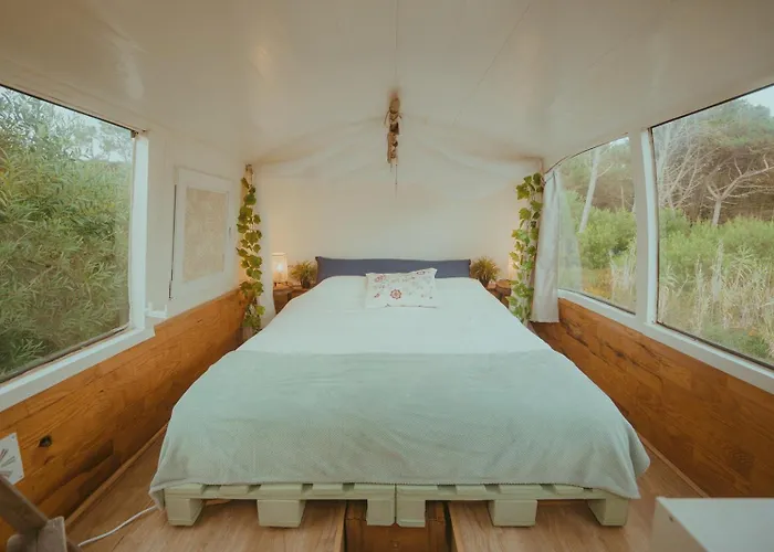 Holiday home The Amazing Inacio Bus Converted