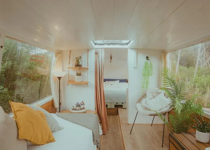 Holiday home The Amazing Inacio Bus Converted