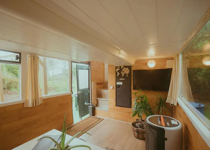 Holiday home The Amazing Inacio Bus Converted Sintra